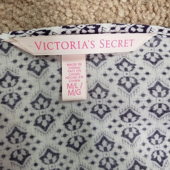 Victoria's Secret fringed kimono multi pattern - Picture 8 of 9